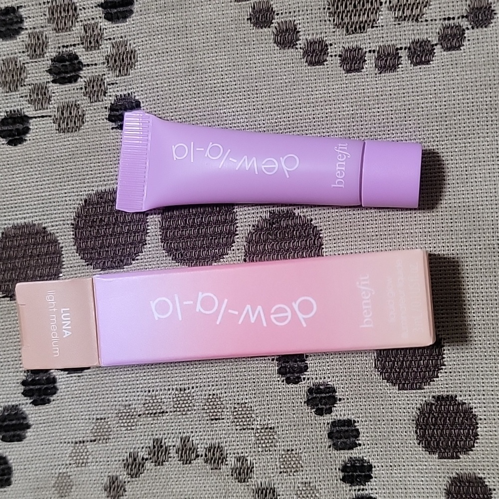 Benefit Cosmetics Dew-La-La Liquid Glow Highlighter 3ml in Luna Light Medium